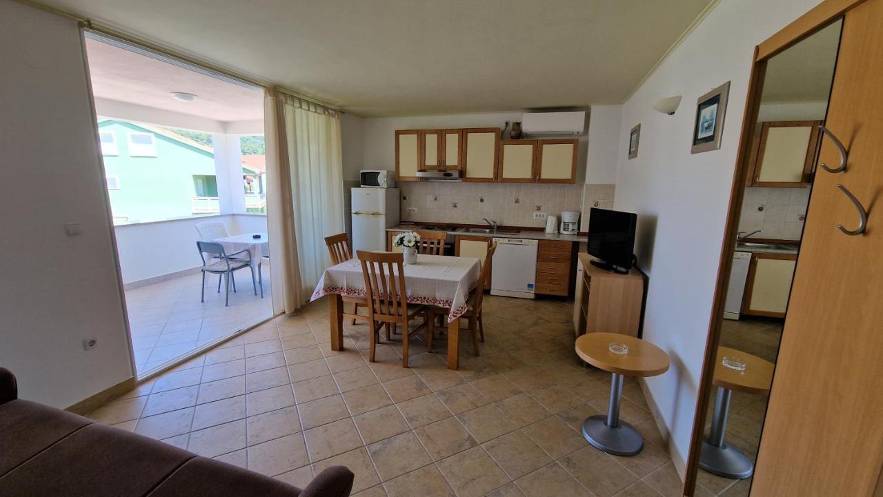 Apartamento Haus Anica Rab Town Exterior foto