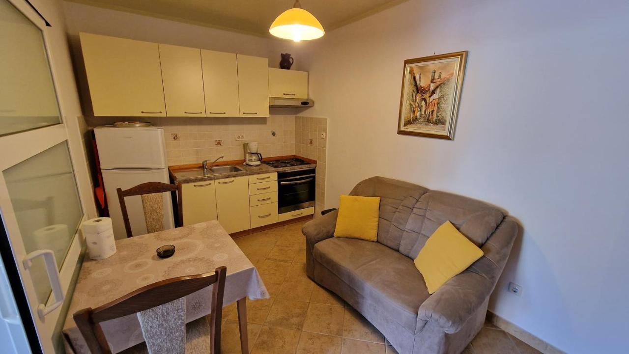 Apartamento Haus Anica Rab Town Exterior foto