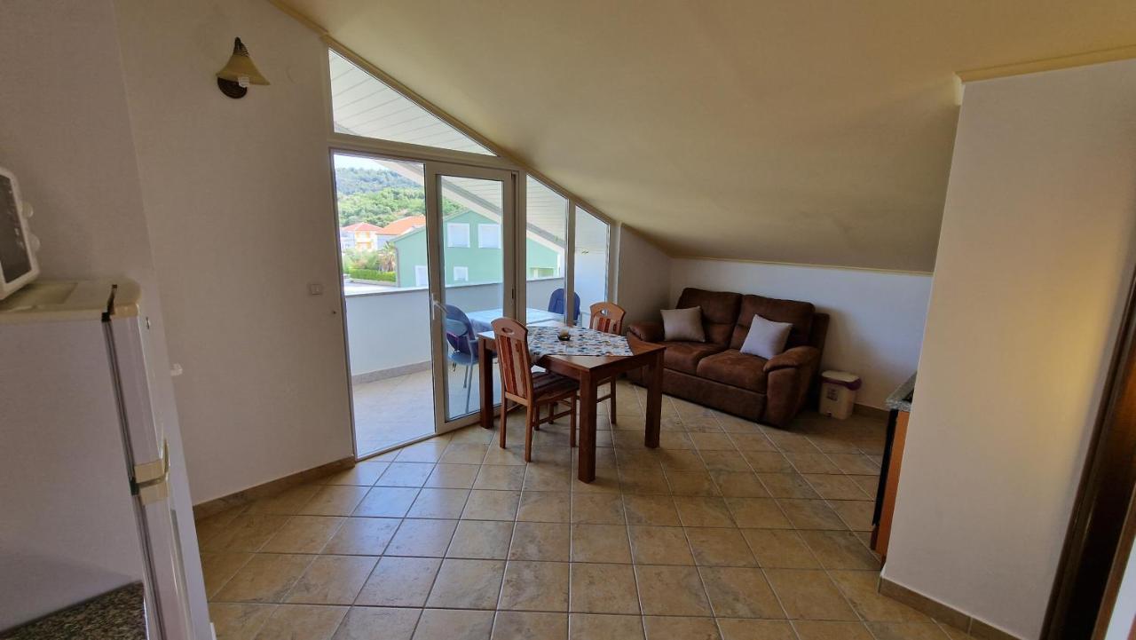 Apartamento Haus Anica Rab Town Exterior foto