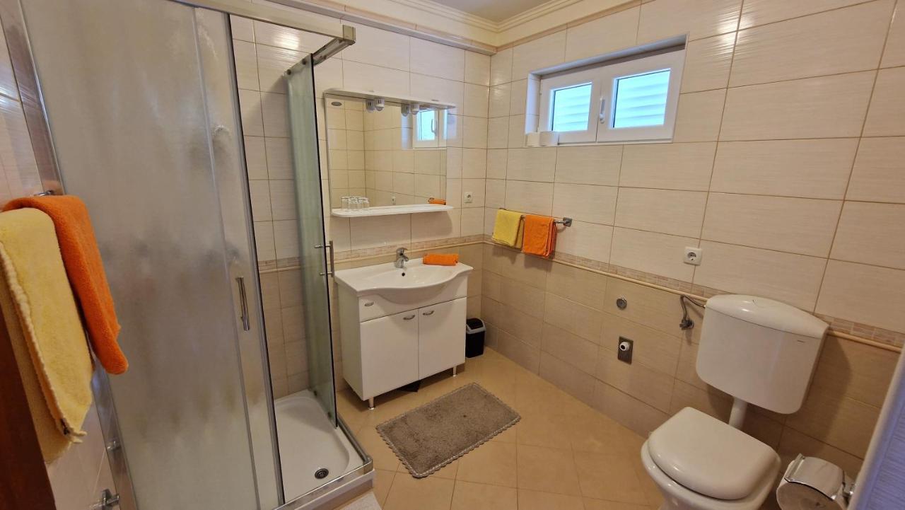 Apartamento Haus Anica Rab Town Exterior foto