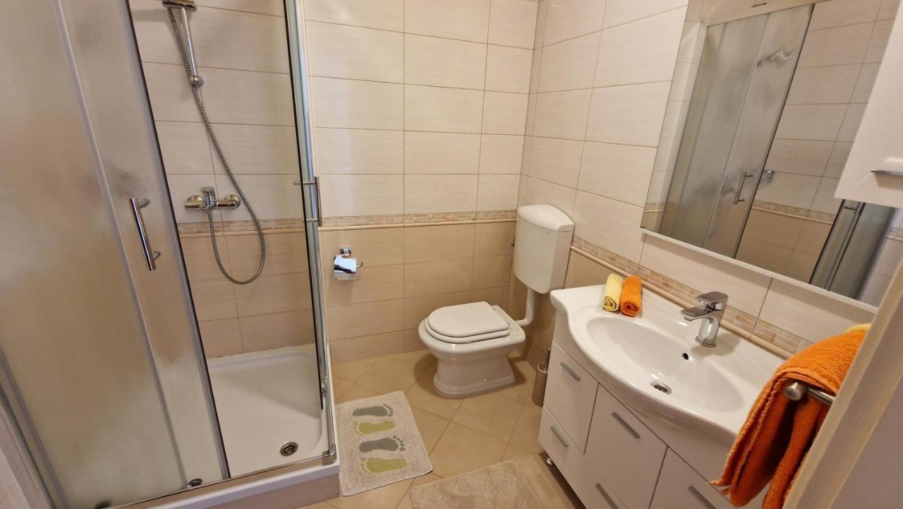 Apartamento Haus Anica Rab Town Exterior foto